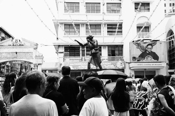 Le Rôle Crucial du Préparateur en Pharmacie : Une Fondation Incontournable pour les Établissements de Santé
